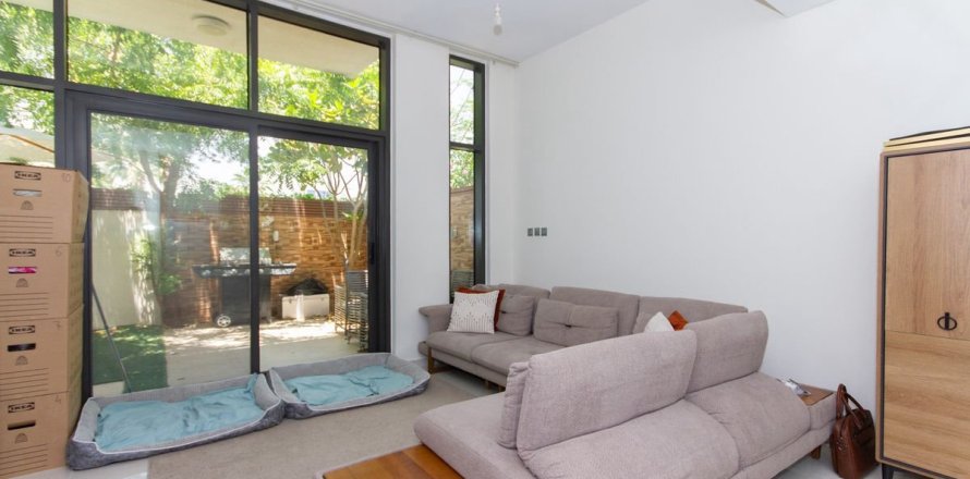 3 bedrooms Townhouse in Dubai, UAE No. 165278
