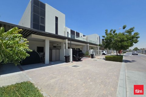 3 bedrooms Townhouse in Dubai, UAE No. 165278 8