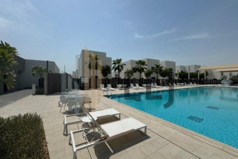 Villa de 3 dormitorios en  Yas Island, UAE No. 38530 4