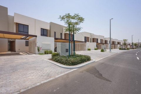 2 bedrooms Townhouse on the Yas Island, UAE No. 90332 2