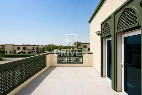 Вилла с 4 спальнями в Jumeirah Park, ОАЭ №209983 25
