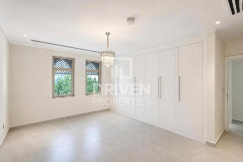 Вилла с 4 спальнями в Jumeirah Park, ОАЭ №209983 8
