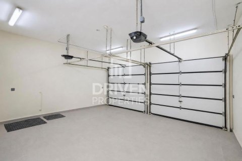 Вилла с 4 спальнями в Jumeirah Park, ОАЭ №209983 6