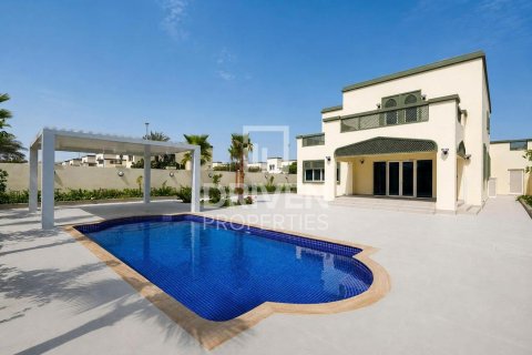 Вилла с 4 спальнями в Jumeirah Park, ОАЭ №209983 28