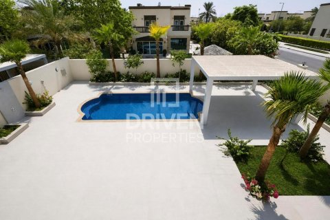 Вилла с 4 спальнями в Jumeirah Park, ОАЭ №209983 26