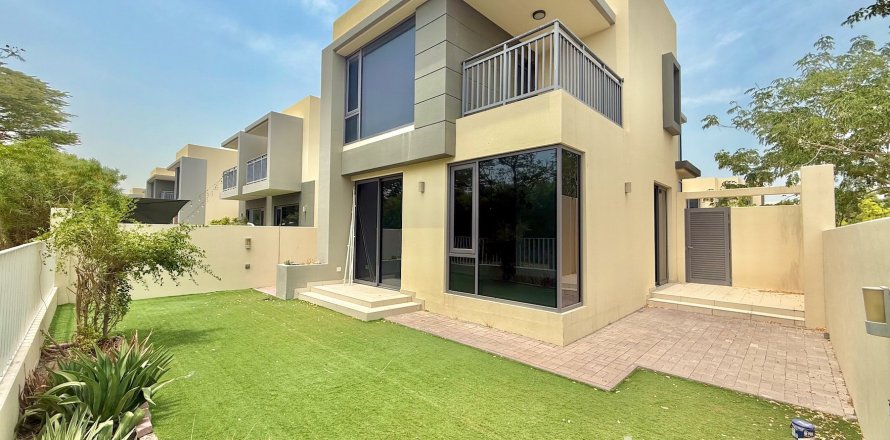Villa de 4 dormitorios en Dubai Hills Estate, UAE No. 173983