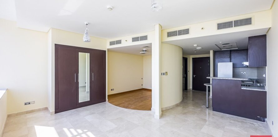 Studio Apartment in DIFC, UAE No. 143465