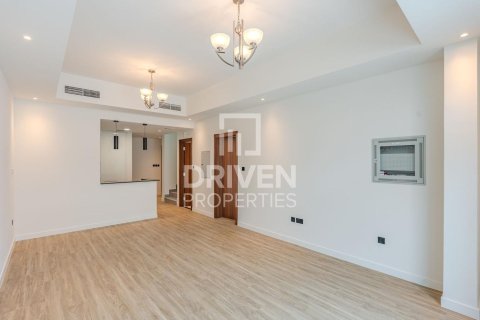 4 bedrooms Townhouse in District 11, UAE No. 188607
