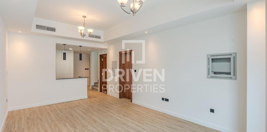 4 bedrooms Townhouse in District 11, UAE No. 188607