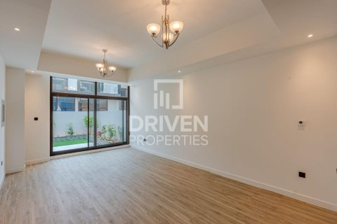 4 bedrooms Townhouse in District 11, UAE No. 188607 3