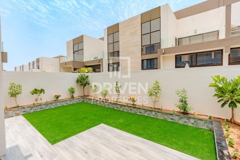 4 bedrooms Townhouse in District 11, UAE No. 188607 21