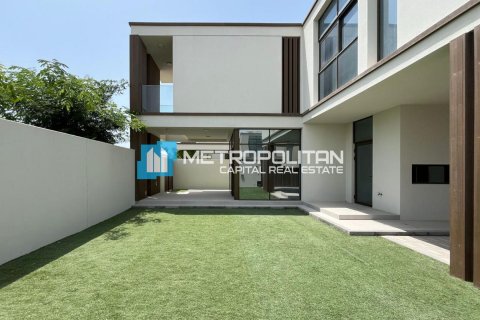 Таунхаус с 3 спальнями в Абу-Даби, ОАЭ №143125