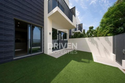 Townhouse de 3 dormitorios en Sun, UAE No. 202734 16