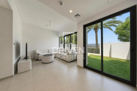 Townhouse de 3 dormitorios en Sun, UAE No. 202734 3