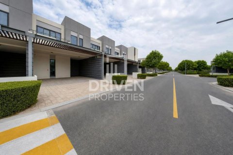 Townhouse de 3 dormitorios en Sun, UAE No. 202734 20