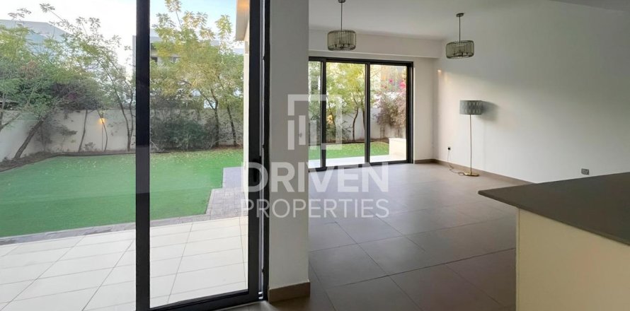 Вилла с 4 спальнями в Sidra Villas, ОАЭ №202735