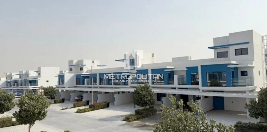 5 bedrooms Townhouse No. 128651