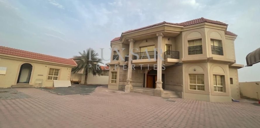 6 bedrooms Villa in Dubai, UAE No. 4889