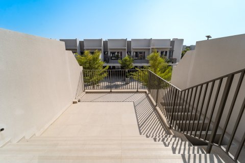 2 bedrooms Townhouse in Dubai, UAE No. 149675 16