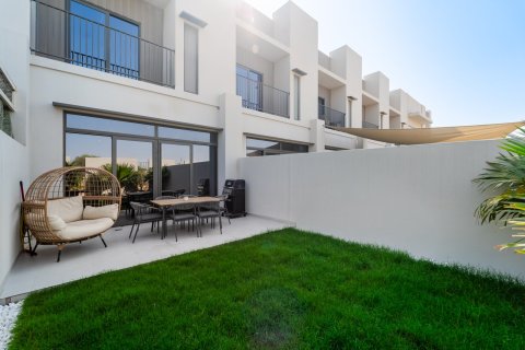2 bedrooms Townhouse in Dubai, UAE No. 149675 18