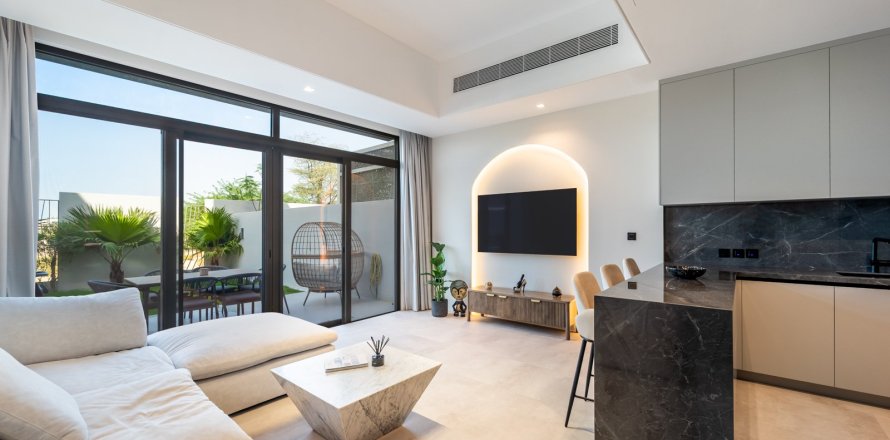 2 bedrooms Townhouse in Dubai, UAE No. 149675
