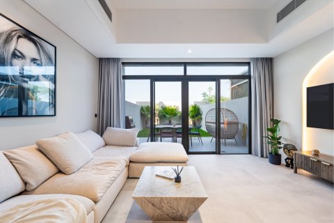 2 bedrooms Townhouse in Dubai, UAE No. 149675 3