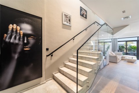 2 bedrooms Townhouse in Dubai, UAE No. 149675 10