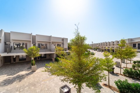 2 bedrooms Townhouse in Dubai, UAE No. 149675 17