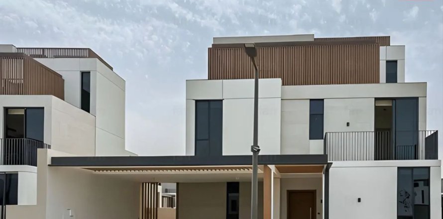 5 bedrooms Villa  No. 132101