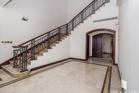 6 bedrooms Villa in Emirates Hills, UAE No. 14807 11