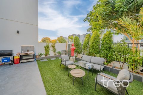 3 bedrooms Villa in Dubai, UAE No. 183179 4