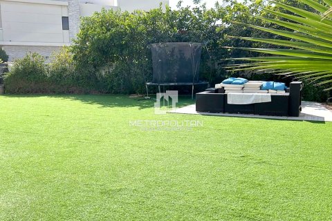 3 bedrooms Villa No. 129678 15