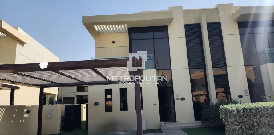 3 bedrooms Villa  No. 129682