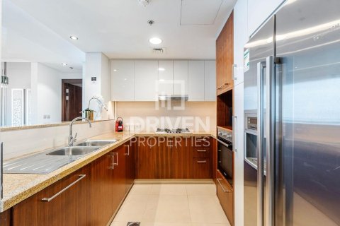 Apartment de 2 dormitorios en Burj Vista, UAE No. 192492 11