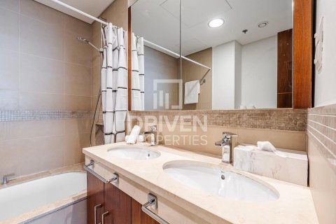 Apartment de 2 dormitorios en Burj Vista, UAE No. 192492 7