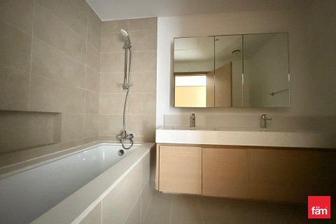 Квартира с 2 спальнями в Дубай, ОАЭ №164403 8