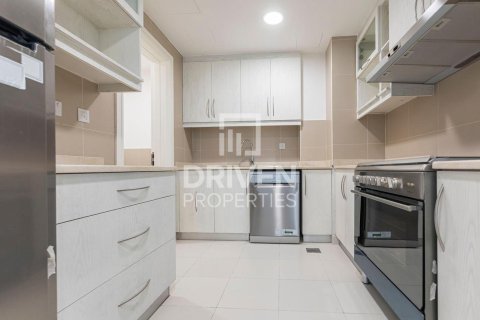 2 bedrooms Apartment in Dubai, UAE No. 193663 18