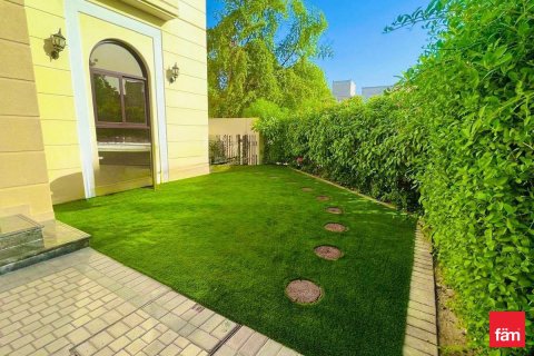 Townhouse de 4 dormitorios en Dubai, UAE No. 166303