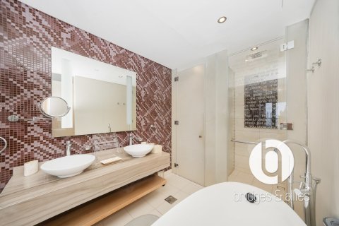 Квартира с 3 спальнями в Бизнес-Бэй, ОАЭ №155283 11