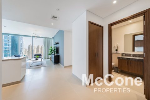Apartment de 3 dormitorios en 5242, UAE No. 74795 4