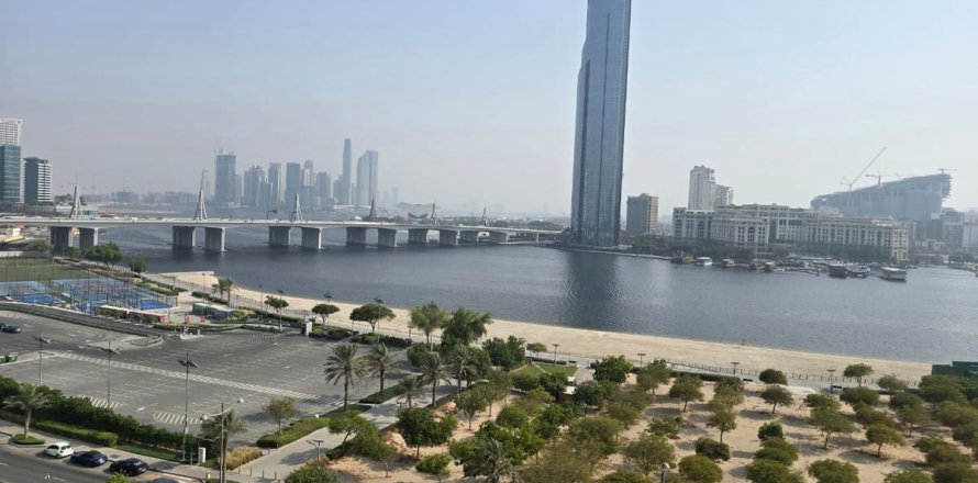 Appartement de 2 chambres à Dubai, UAE No. 104146
