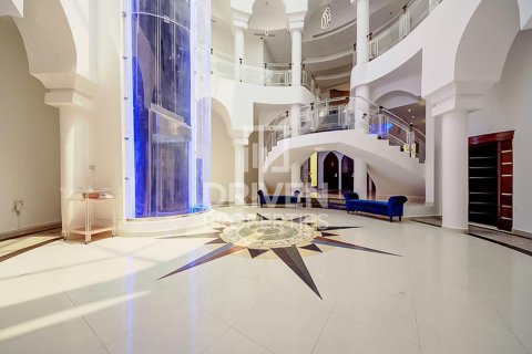 1723.72m² Villa in Sector E, UAE No. 192157 18