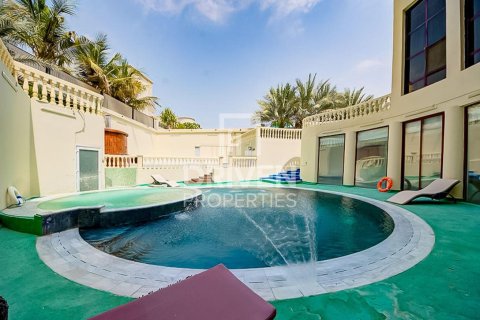 1723.72m² Villa in Sector E, UAE No. 192157 13