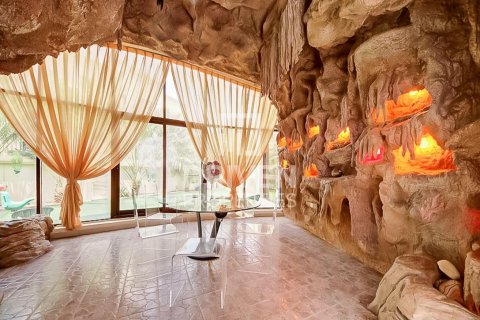 1723.72m² Villa in Sector E, UAE No. 192157 20