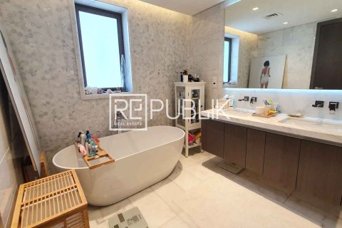 Villa de 4 dormitorios en THE REDWOODS Yas Island, UAE No. 96640 15
