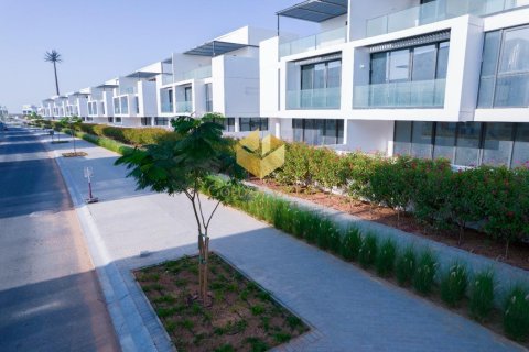 Villa de 4 chambres à Sharjah Waterfront City, UAE No. 96717 4