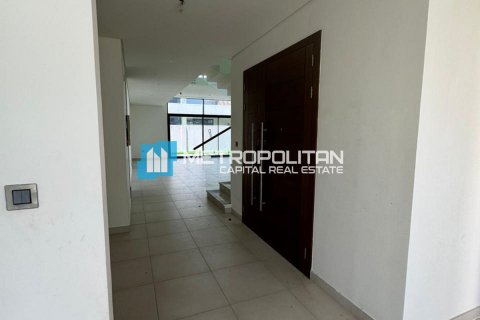 Villa de 4 dormitorios en  Yas Island, UAE No. 148261 9