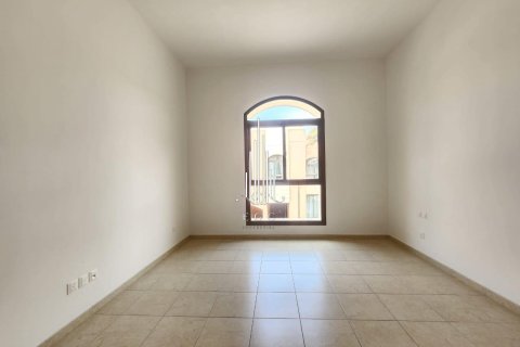 Villa de 4 dormitorios en Abu Dhabi Gate City, UAE No. 19796 13