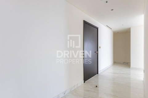 Apartment de 4 dormitorios en EMAAR Beachfront, UAE No. 85784 23