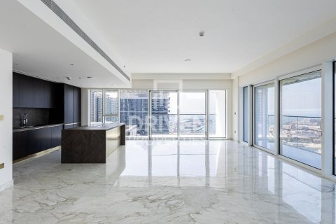 Apartment de 4 dormitorios en EMAAR Beachfront, UAE No. 85784 4